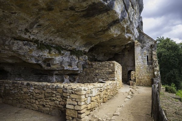 What Home Remedies Are Effective in Treating Athlete's Foot?